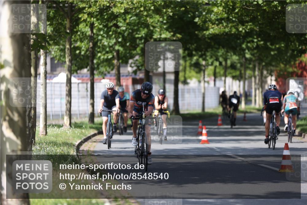 10.08.2025 - GEWOBA Citytriathlon Bremen Yannick Fuchs http://msf.ph/oto/8548540 10.08.2025 12:14:24 Radfahren 616, 630, 655, 681, 708, 735, 738, 788, 793, 801, 806, 888, 1030 meine-sportfotos.de
