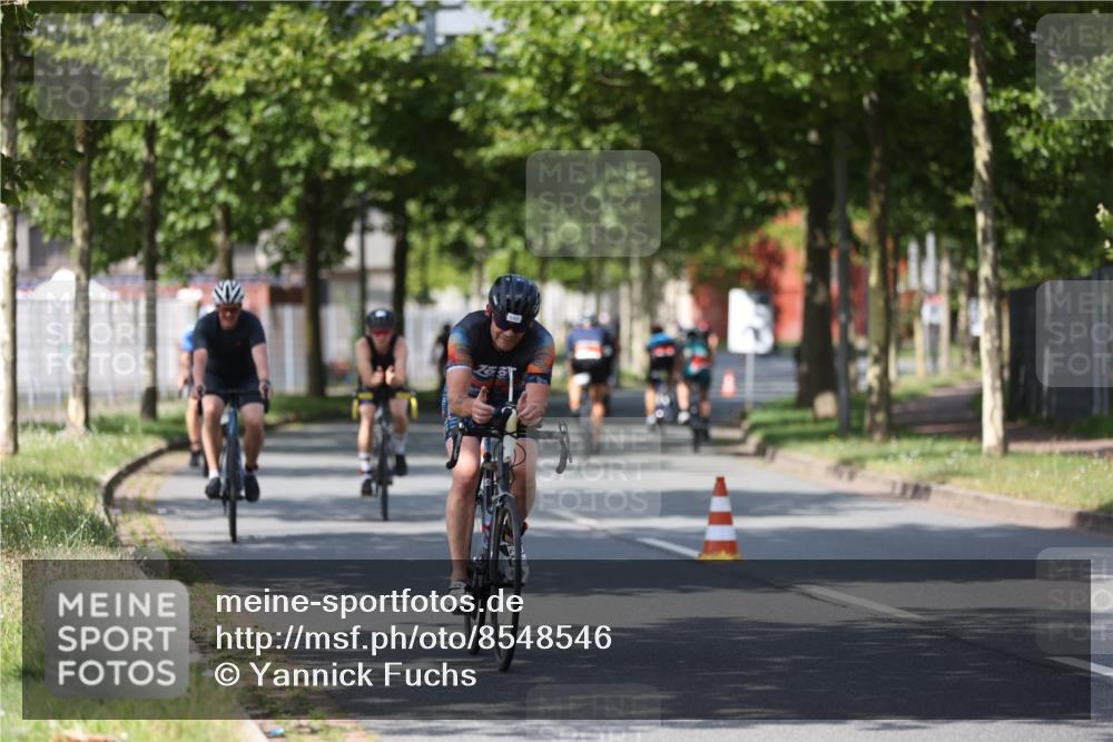 10.08.2025 - GEWOBA Citytriathlon Bremen Yannick Fuchs http://msf.ph/oto/8548546 10.08.2025 12:14:25 Radfahren 616, 630, 655, 681, 708, 735, 738, 788, 793, 801, 806, 888, 1030 meine-sportfotos.de