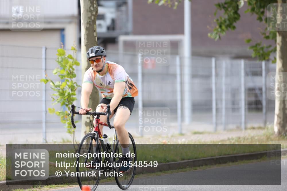10.08.2025 - GEWOBA Citytriathlon Bremen Yannick Fuchs http://msf.ph/oto/8548549 10.08.2025 13:15:41 Radfahren 636, 749, 758, 843, 940, 1025 meine-sportfotos.de