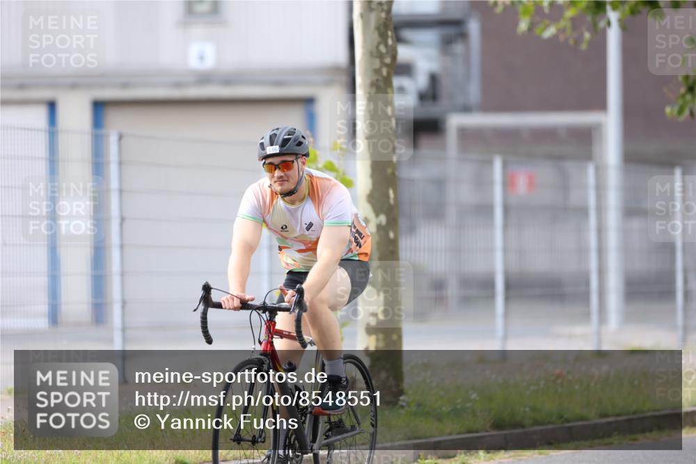 10.08.2025 - GEWOBA Citytriathlon Bremen Yannick Fuchs http://msf.ph/oto/8548551 10.08.2025 13:15:41 Radfahren 636, 749, 758, 843, 940, 1025 meine-sportfotos.de