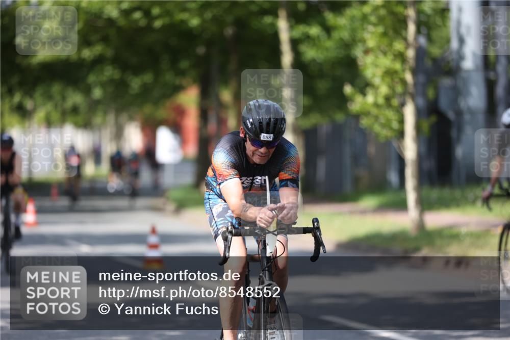10.08.2025 - GEWOBA Citytriathlon Bremen Yannick Fuchs http://msf.ph/oto/8548552 10.08.2025 12:14:26 Radfahren 616, 630, 655, 681, 708, 735, 738, 793, 801, 806, 888 meine-sportfotos.de