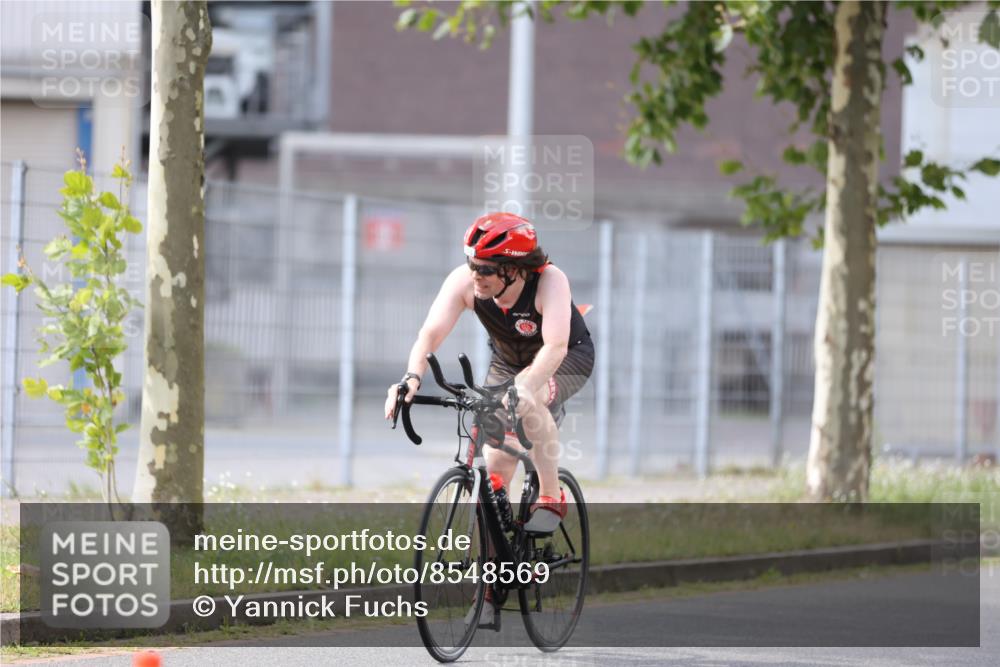 10.08.2025 - GEWOBA Citytriathlon Bremen Yannick Fuchs http://msf.ph/oto/8548569 10.08.2025 13:15:44 Radfahren 636, 843, 900, 1025 meine-sportfotos.de