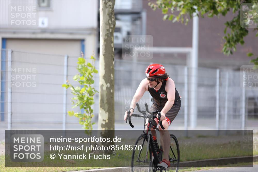 10.08.2025 - GEWOBA Citytriathlon Bremen Yannick Fuchs http://msf.ph/oto/8548570 10.08.2025 13:15:44 Radfahren 636, 843, 900, 1025 meine-sportfotos.de