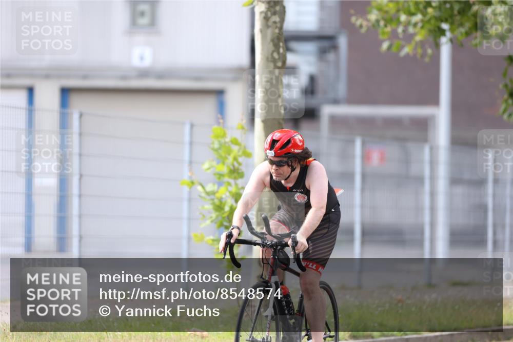 10.08.2025 - GEWOBA Citytriathlon Bremen Yannick Fuchs http://msf.ph/oto/8548574 10.08.2025 13:15:44 Radfahren 636, 843, 900, 1025 meine-sportfotos.de