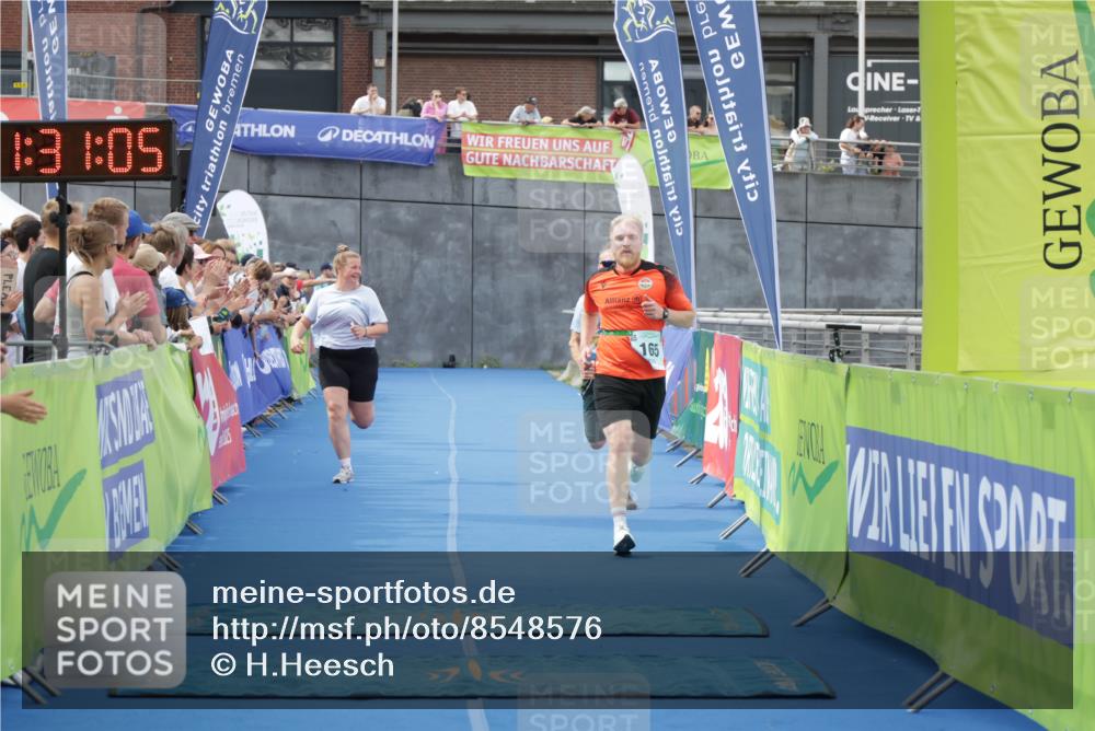 10.08.2025 - GEWOBA Citytriathlon Bremen H.Heesch http://msf.ph/oto/8548576 10.08.2025 11:34:46 Ziel 165 meine-sportfotos.de