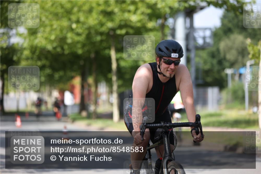 10.08.2025 - GEWOBA Citytriathlon Bremen Yannick Fuchs http://msf.ph/oto/8548583 10.08.2025 12:14:34 Radfahren 632, 655, 681, 708, 735, 736, 738, 806, 838, 888 meine-sportfotos.de