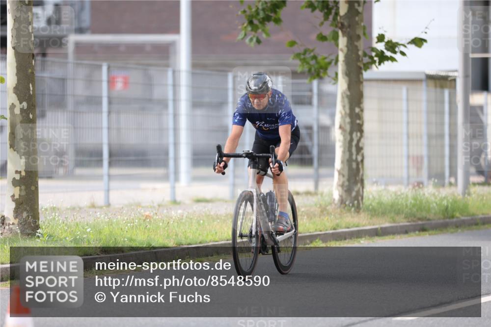 10.08.2025 - GEWOBA Citytriathlon Bremen Yannick Fuchs http://msf.ph/oto/8548590 10.08.2025 13:15:57 Radfahren 900 meine-sportfotos.de
