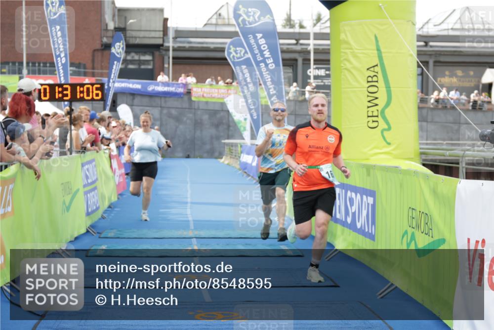 10.08.2025 - GEWOBA Citytriathlon Bremen H.Heesch http://msf.ph/oto/8548595 10.08.2025 11:34:48 Ziel 165 meine-sportfotos.de