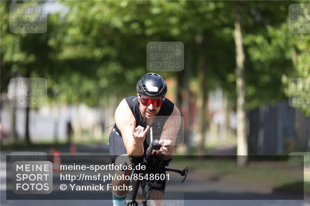 10.08.2025 - GEWOBA Citytriathlon Bremen Yannick Fuchs http://msf.ph/oto/8548601 10.08.2025 12:14:37 Radfahren 632, 681, 708, 735, 736, 738, 806, 838, 888 meine-sportfotos.de