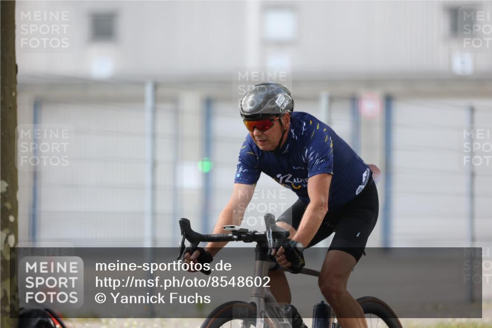 10.08.2025 - GEWOBA Citytriathlon Bremen Yannick Fuchs http://msf.ph/oto/8548602 10.08.2025 13:15:58 Radfahren 900 meine-sportfotos.de