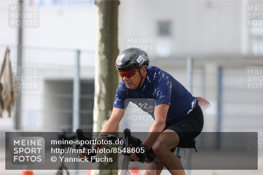 10.08.2025 - GEWOBA Citytriathlon Bremen Yannick Fuchs http://msf.ph/oto/8548605 10.08.2025 13:15:58 Radfahren 900 meine-sportfotos.de