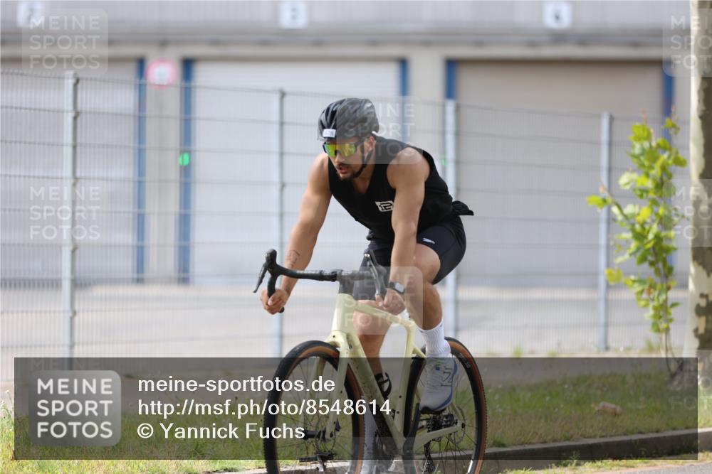 10.08.2025 - GEWOBA Citytriathlon Bremen Yannick Fuchs http://msf.ph/oto/8548614 10.08.2025 13:16:16 Radfahren 591, 632, 892 meine-sportfotos.de