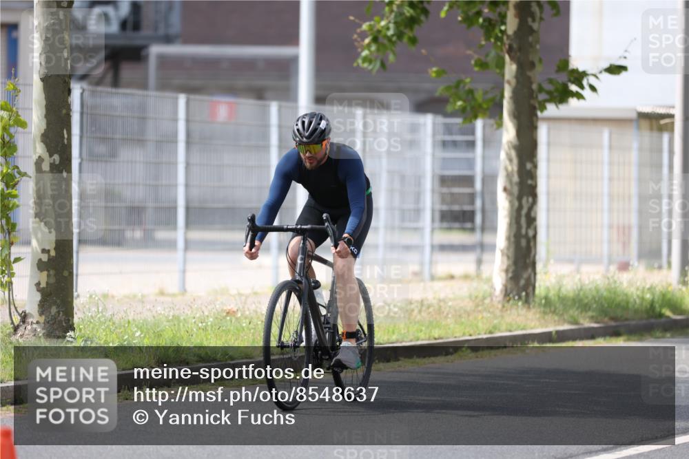10.08.2025 - GEWOBA Citytriathlon Bremen Yannick Fuchs http://msf.ph/oto/8548637 10.08.2025 13:16:21 Radfahren 591, 632, 892 meine-sportfotos.de