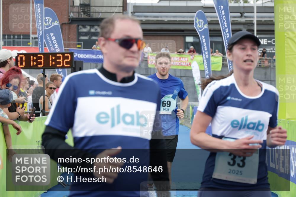 10.08.2025 - GEWOBA Citytriathlon Bremen H.Heesch http://msf.ph/oto/8548646 10.08.2025 11:35:14 Ziel 33, 69 meine-sportfotos.de