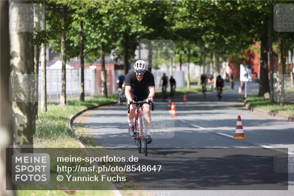 10.08.2025 - GEWOBA Citytriathlon Bremen Yannick Fuchs http://msf.ph/oto/8548647 10.08.2025 12:14:46 Radfahren 551, 627, 632, 635, 657, 736, 738, 806, 826, 838, 857, 895, 897 meine-sportfotos.de