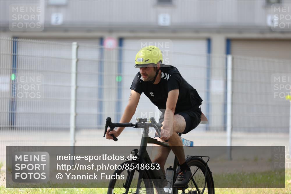 10.08.2025 - GEWOBA Citytriathlon Bremen Yannick Fuchs http://msf.ph/oto/8548653 10.08.2025 13:16:23 Radfahren 591, 632, 813, 869, 892 meine-sportfotos.de