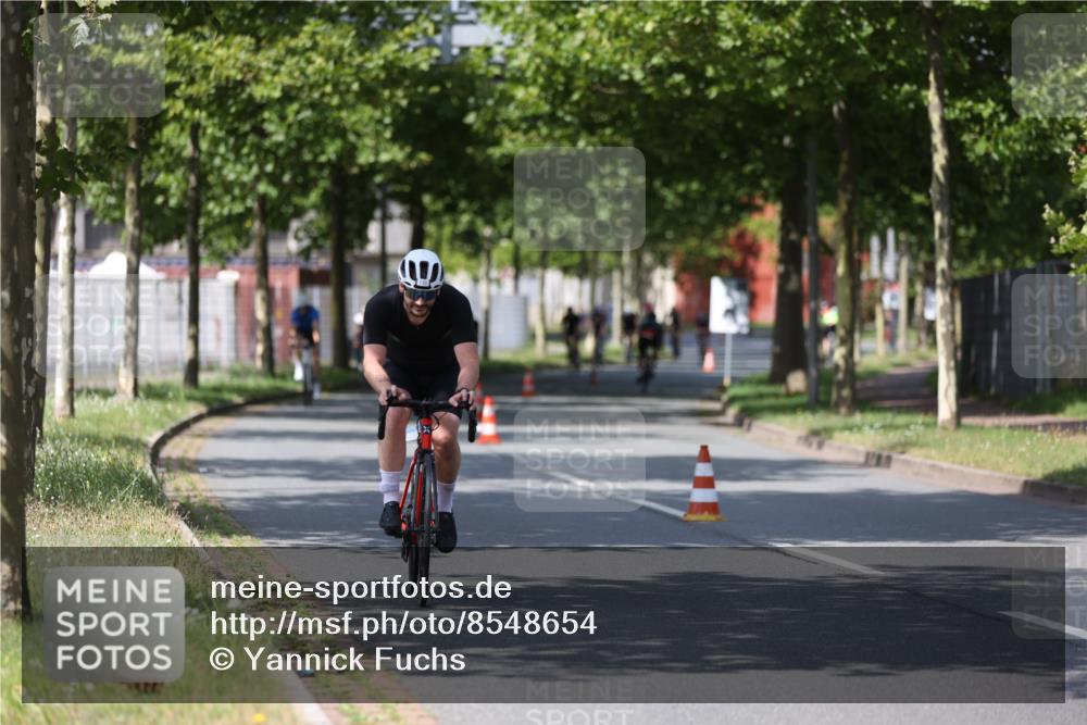 10.08.2025 - GEWOBA Citytriathlon Bremen Yannick Fuchs http://msf.ph/oto/8548654 10.08.2025 12:14:46 Radfahren 551, 627, 632, 635, 657, 736, 738, 806, 826, 838, 857, 895, 897 meine-sportfotos.de