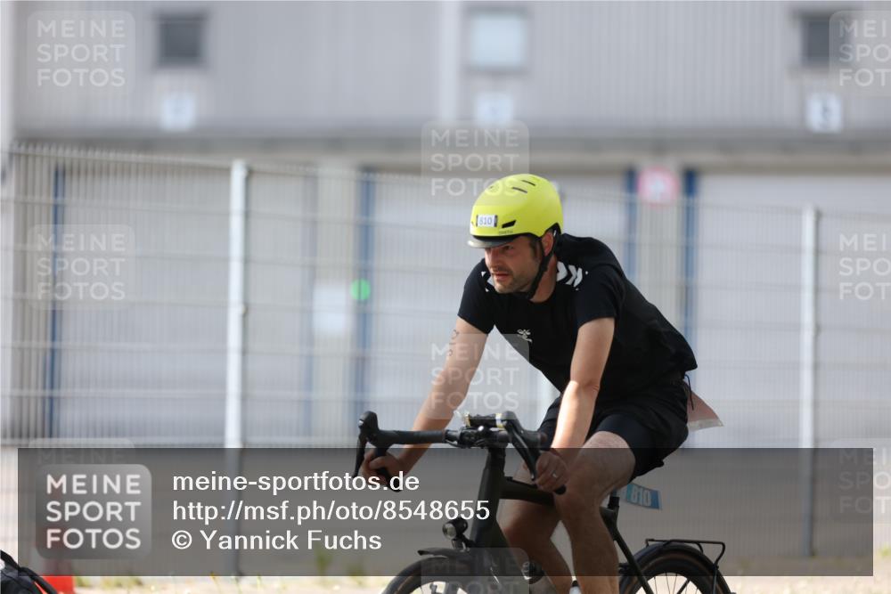 10.08.2025 - GEWOBA Citytriathlon Bremen Yannick Fuchs http://msf.ph/oto/8548655 10.08.2025 13:16:23 Radfahren 591, 632, 813, 869, 892 meine-sportfotos.de