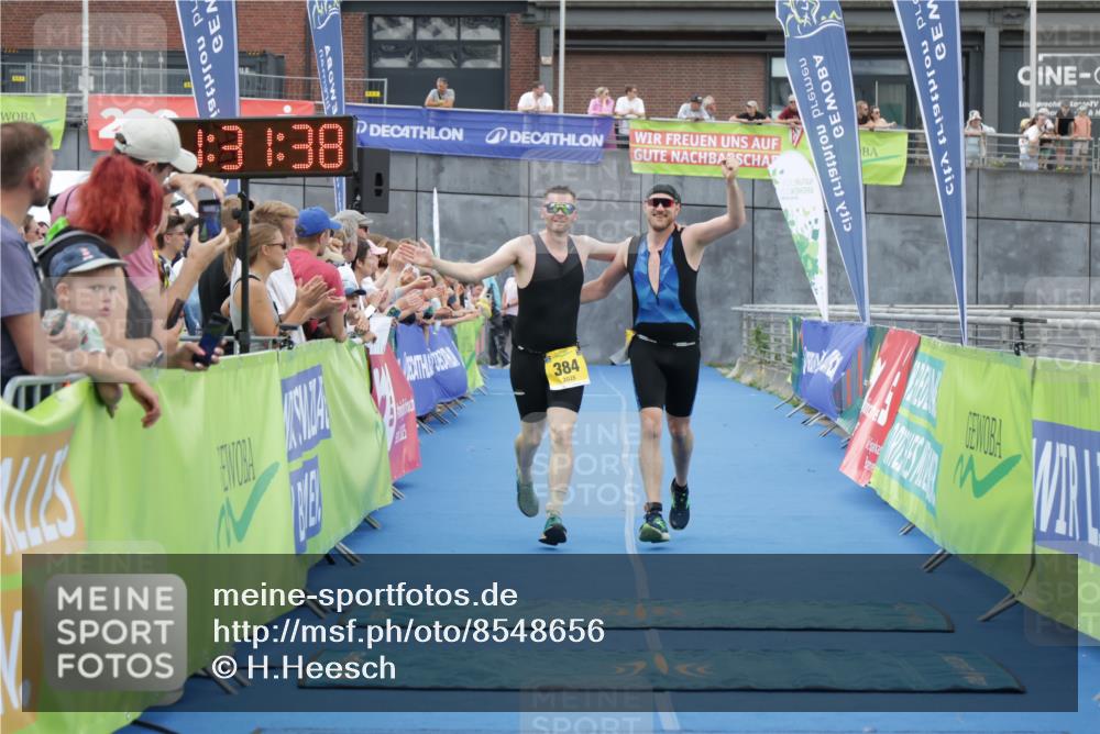 10.08.2025 - GEWOBA Citytriathlon Bremen H.Heesch http://msf.ph/oto/8548656 10.08.2025 11:35:19 Ziel 69, 379, 384 meine-sportfotos.de