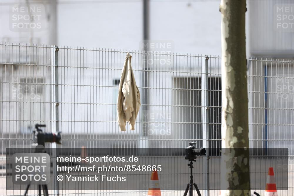 10.08.2025 - GEWOBA Citytriathlon Bremen Yannick Fuchs http://msf.ph/oto/8548665 10.08.2025 13:16:24 Radfahren 591, 632, 813, 869, 892 meine-sportfotos.de