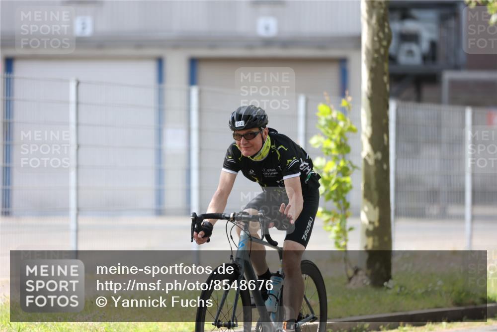 10.08.2025 - GEWOBA Citytriathlon Bremen Yannick Fuchs http://msf.ph/oto/8548676 10.08.2025 13:16:27 Radfahren 591, 632, 813, 869, 892 meine-sportfotos.de
