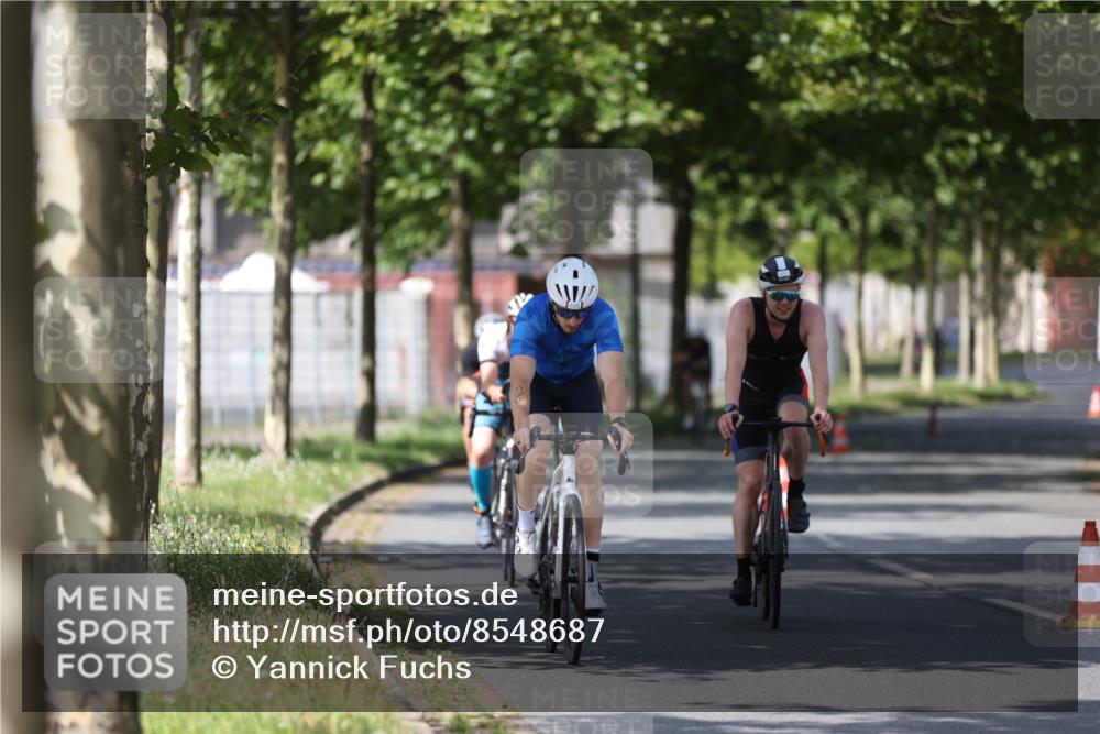 10.08.2025 - GEWOBA Citytriathlon Bremen Yannick Fuchs http://msf.ph/oto/8548687 10.08.2025 12:14:51 Radfahren 551, 627, 632, 635, 657, 736, 826, 838, 857, 895, 897, 1020 meine-sportfotos.de