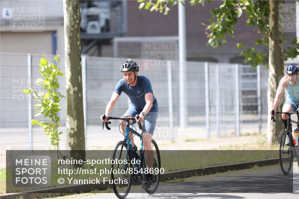 10.08.2025 - GEWOBA Citytriathlon Bremen Yannick Fuchs http://msf.ph/oto/8548690 10.08.2025 13:16:35 Radfahren 813, 869, 892 meine-sportfotos.de
