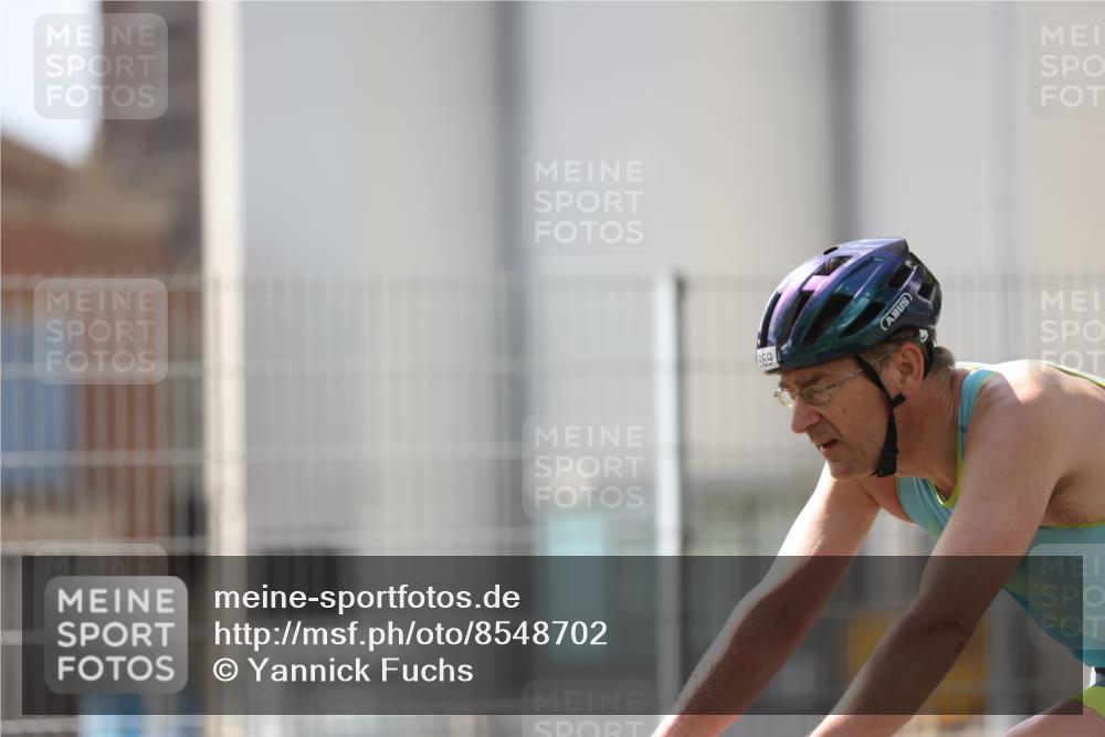 10.08.2025 - GEWOBA Citytriathlon Bremen Yannick Fuchs http://msf.ph/oto/8548702 10.08.2025 13:16:37 Radfahren 813, 869, 892 meine-sportfotos.de
