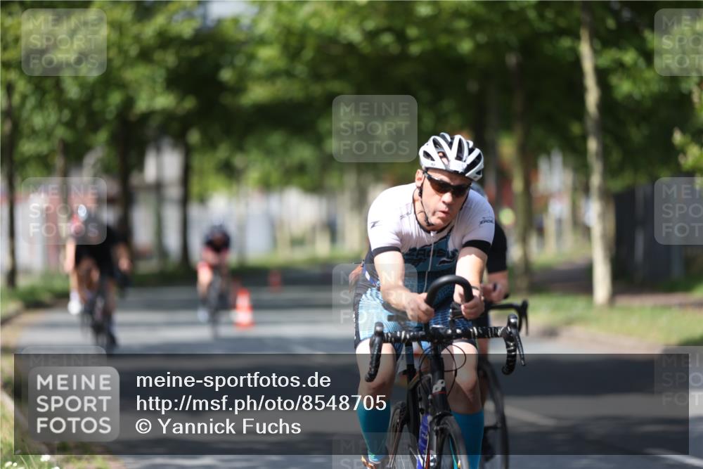 10.08.2025 - GEWOBA Citytriathlon Bremen Yannick Fuchs http://msf.ph/oto/8548705 10.08.2025 12:14:53 Radfahren 551, 627, 632, 635, 657, 736, 826, 857, 895, 897, 1020 meine-sportfotos.de
