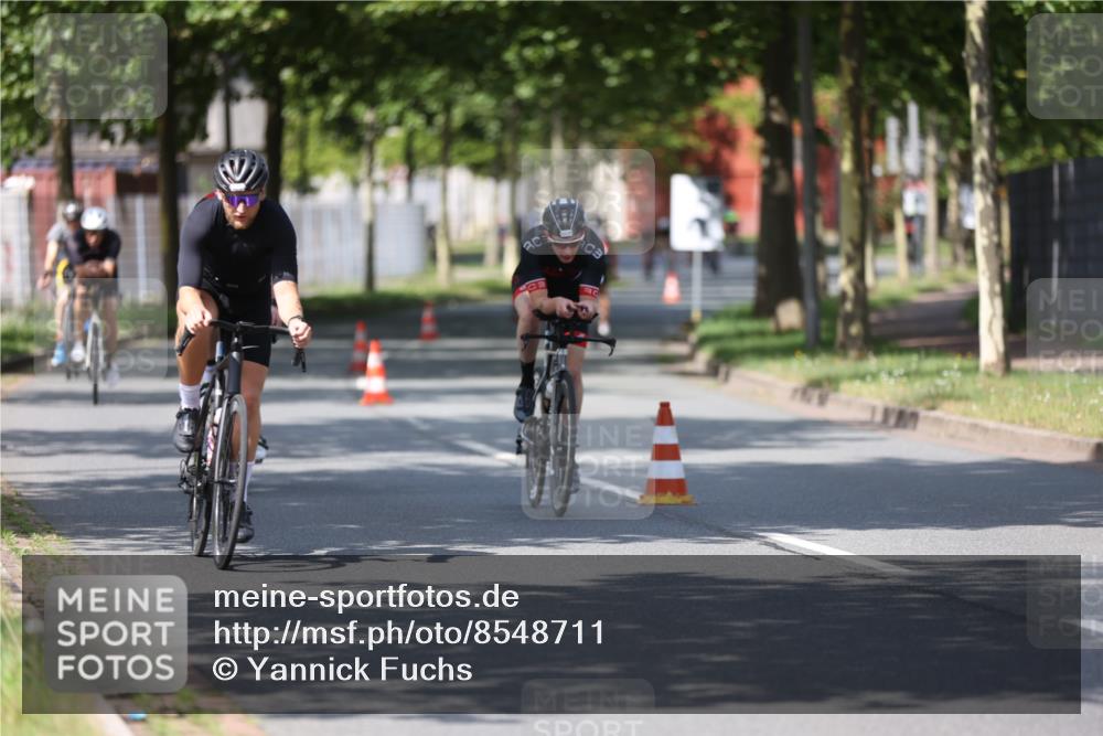 10.08.2025 - GEWOBA Citytriathlon Bremen Yannick Fuchs http://msf.ph/oto/8548711 10.08.2025 12:14:54 Radfahren 551, 627, 635, 657, 736, 826, 857, 895, 897, 1020 meine-sportfotos.de