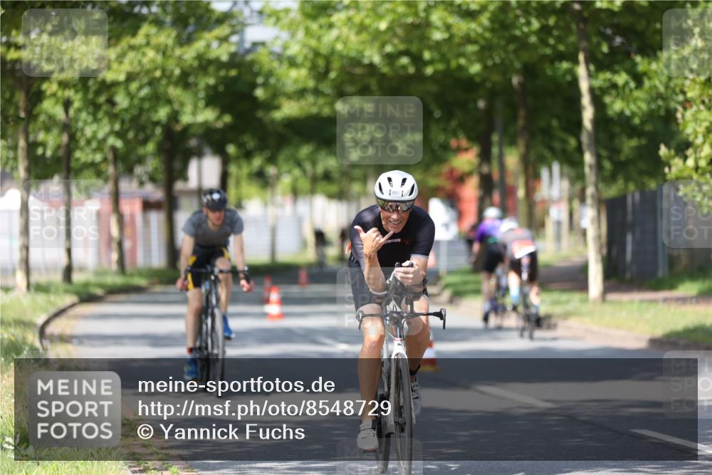 10.08.2025 - GEWOBA Citytriathlon Bremen Yannick Fuchs http://msf.ph/oto/8548729 10.08.2025 12:14:58 Radfahren 551, 627, 635, 657, 736, 753, 826, 857, 895, 897, 959, 1011, 1020 meine-sportfotos.de