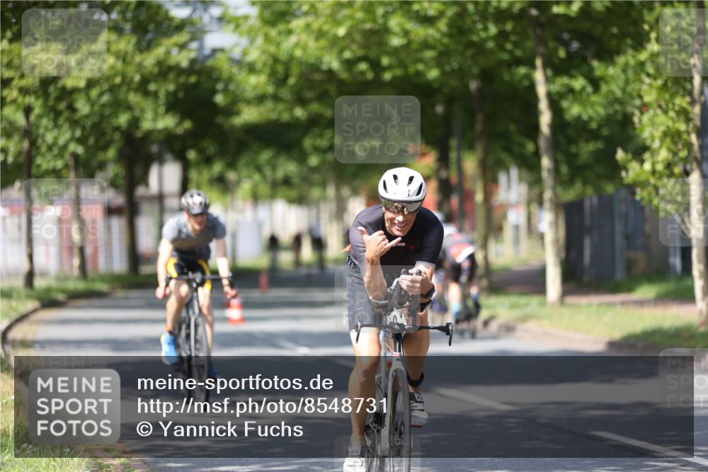 10.08.2025 - GEWOBA Citytriathlon Bremen Yannick Fuchs http://msf.ph/oto/8548731 10.08.2025 12:14:58 Radfahren 551, 627, 635, 657, 736, 753, 826, 857, 895, 897, 959, 1011, 1020 meine-sportfotos.de