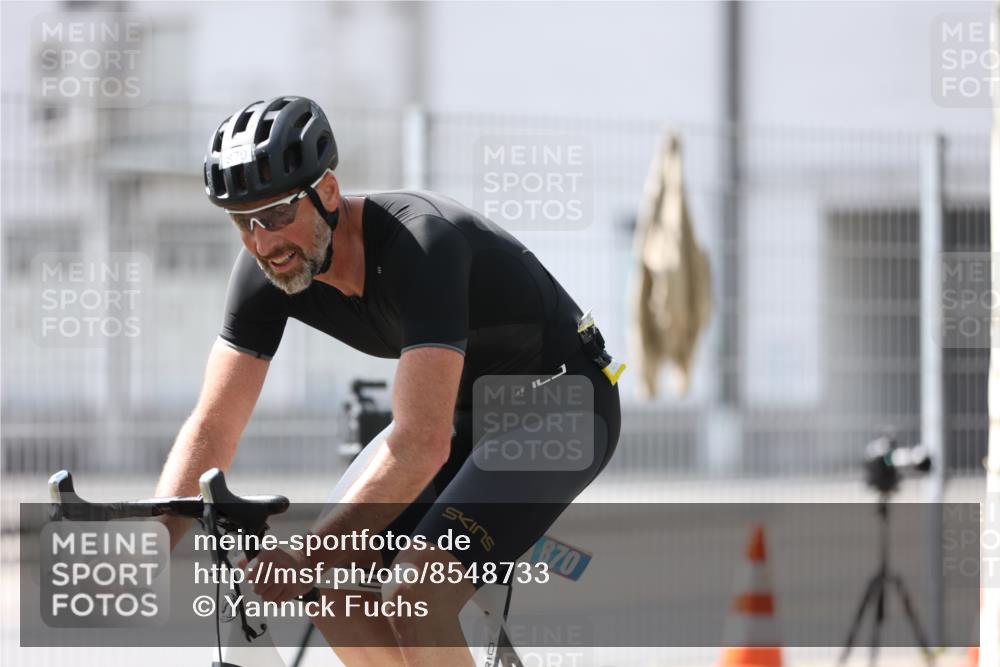 10.08.2025 - GEWOBA Citytriathlon Bremen Yannick Fuchs http://msf.ph/oto/8548733 10.08.2025 13:17:05 Radfahren 602, 720, 802, 870, 921 meine-sportfotos.de