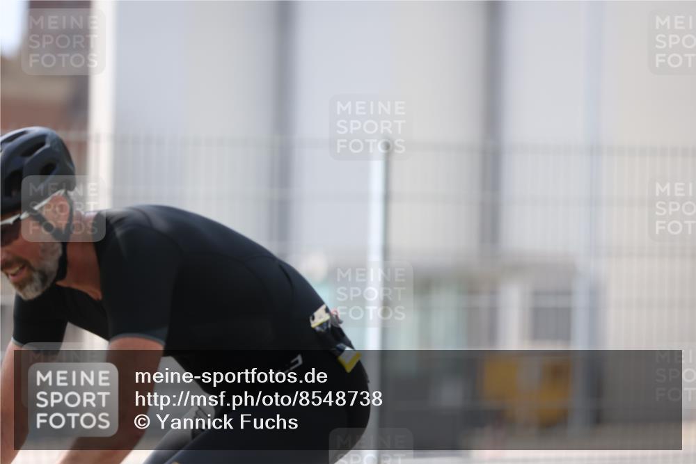 10.08.2025 - GEWOBA Citytriathlon Bremen Yannick Fuchs http://msf.ph/oto/8548738 10.08.2025 13:17:05 Radfahren 602, 720, 802, 870, 921 meine-sportfotos.de