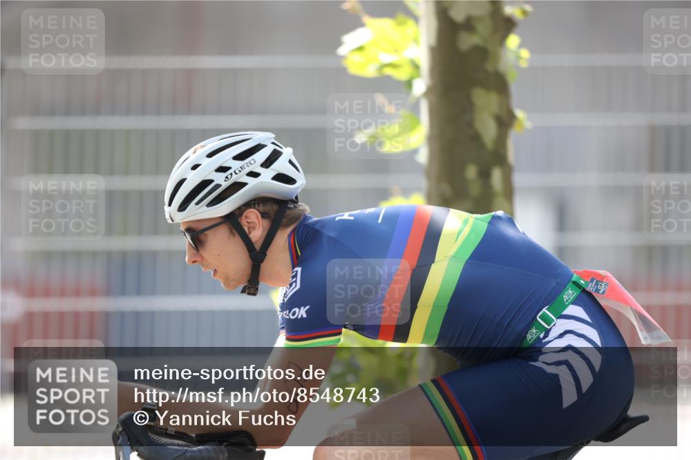 10.08.2025 - GEWOBA Citytriathlon Bremen Yannick Fuchs http://msf.ph/oto/8548743 10.08.2025 13:17:08 Radfahren 602, 720, 802, 870, 910, 921 meine-sportfotos.de