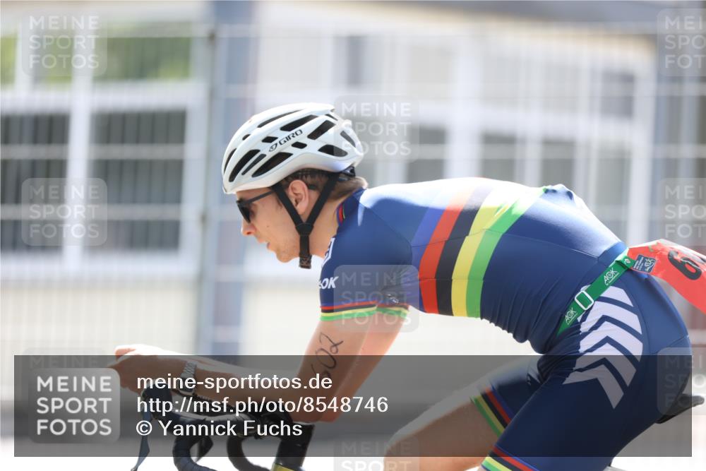 10.08.2025 - GEWOBA Citytriathlon Bremen Yannick Fuchs http://msf.ph/oto/8548746 10.08.2025 13:17:08 Radfahren 602, 720, 802, 870, 910, 921 meine-sportfotos.de