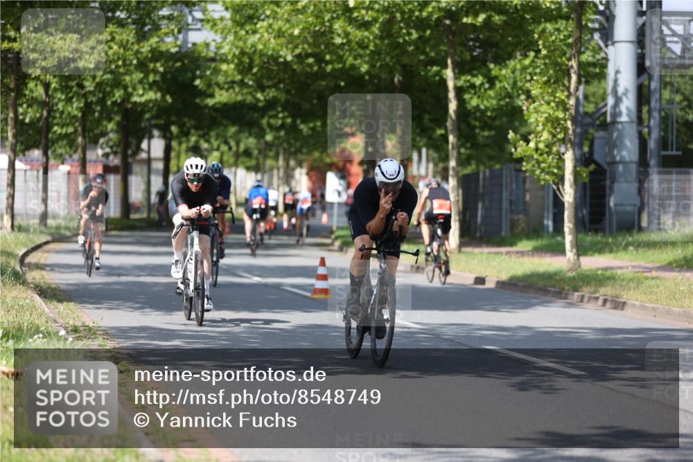 10.08.2025 - GEWOBA Citytriathlon Bremen Yannick Fuchs http://msf.ph/oto/8548749 10.08.2025 12:15:06 Radfahren 551, 564, 627, 657, 753, 826, 852, 857, 876, 897, 947, 959, 1011, 1020 meine-sportfotos.de