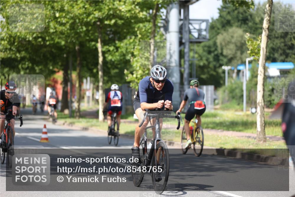 10.08.2025 - GEWOBA Citytriathlon Bremen Yannick Fuchs http://msf.ph/oto/8548765 10.08.2025 12:15:07 Radfahren 551, 564, 627, 753, 826, 852, 857, 876, 897, 947, 959, 1011, 1020 meine-sportfotos.de
