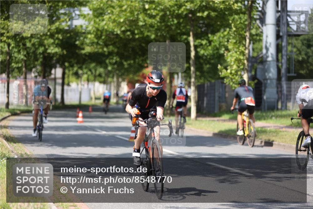 10.08.2025 - GEWOBA Citytriathlon Bremen Yannick Fuchs http://msf.ph/oto/8548770 10.08.2025 12:15:08 Radfahren 551, 564, 591, 627, 753, 826, 852, 876, 897, 947, 959, 1011, 1020 meine-sportfotos.de