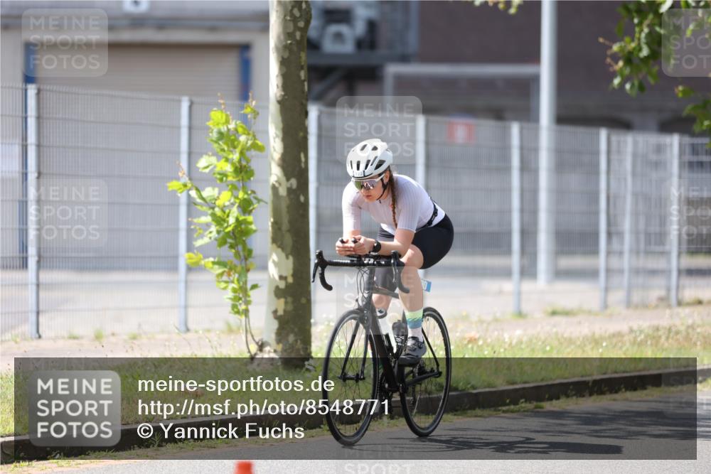 10.08.2025 - GEWOBA Citytriathlon Bremen Yannick Fuchs http://msf.ph/oto/8548771 10.08.2025 13:17:19 Radfahren 602, 720, 910, 921, 1018 meine-sportfotos.de