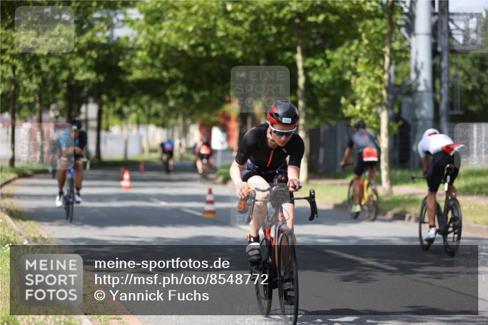 10.08.2025 - GEWOBA Citytriathlon Bremen Yannick Fuchs http://msf.ph/oto/8548772 10.08.2025 12:15:08 Radfahren 551, 564, 591, 627, 753, 826, 852, 876, 897, 947, 959, 1011, 1020 meine-sportfotos.de