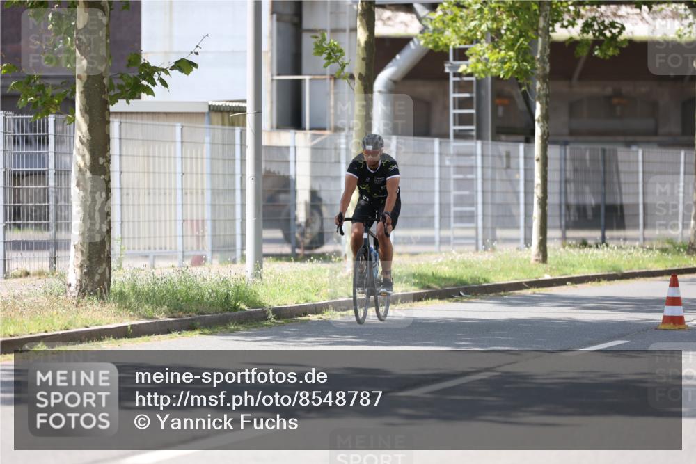 10.08.2025 - GEWOBA Citytriathlon Bremen Yannick Fuchs http://msf.ph/oto/8548787 10.08.2025 13:17:29 Radfahren 825, 853, 910, 1018 meine-sportfotos.de