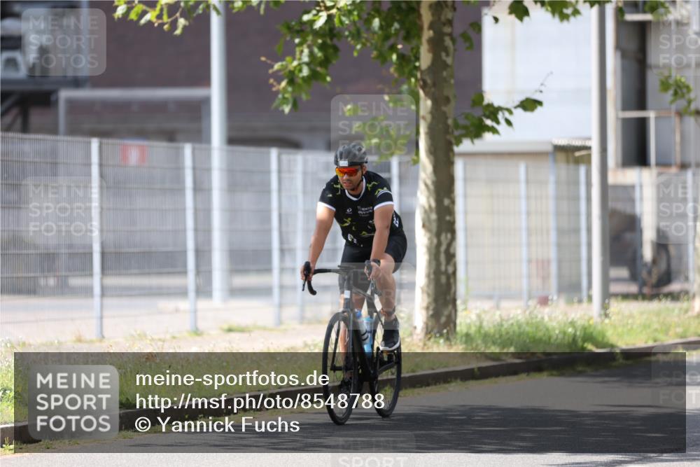 10.08.2025 - GEWOBA Citytriathlon Bremen Yannick Fuchs http://msf.ph/oto/8548788 10.08.2025 13:17:30 Radfahren 825, 853, 910, 1018 meine-sportfotos.de