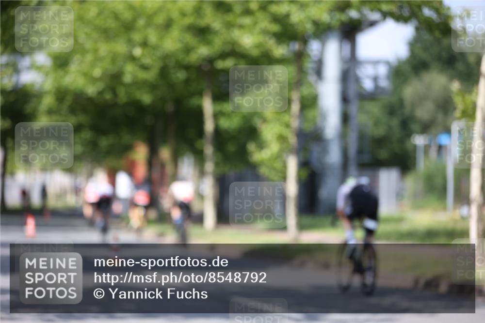 10.08.2025 - GEWOBA Citytriathlon Bremen Yannick Fuchs http://msf.ph/oto/8548792 10.08.2025 12:15:10 Radfahren 551, 564, 591, 753, 826, 852, 876, 947, 959, 1011, 1020 meine-sportfotos.de