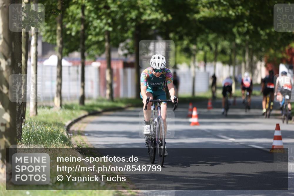10.08.2025 - GEWOBA Citytriathlon Bremen Yannick Fuchs http://msf.ph/oto/8548799 10.08.2025 12:15:11 Radfahren 564, 591, 753, 826, 852, 876, 947, 959, 1011, 1020 meine-sportfotos.de
