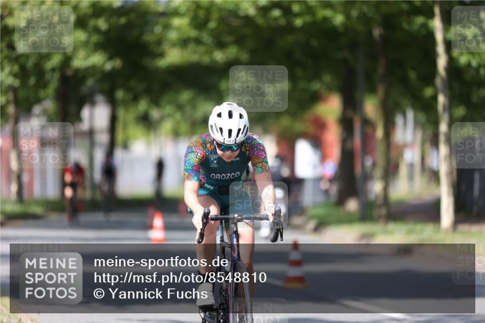 10.08.2025 - GEWOBA Citytriathlon Bremen Yannick Fuchs http://msf.ph/oto/8548810 10.08.2025 12:15:12 Radfahren 564, 591, 643, 753, 852, 876, 947, 959, 1011, 1020 meine-sportfotos.de