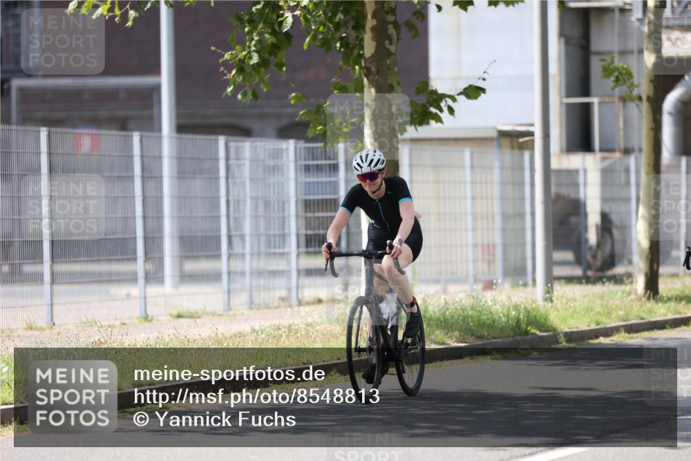 10.08.2025 - GEWOBA Citytriathlon Bremen Yannick Fuchs http://msf.ph/oto/8548813 10.08.2025 13:17:35 Radfahren 567, 825, 853, 1018 meine-sportfotos.de