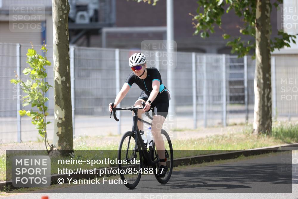10.08.2025 - GEWOBA Citytriathlon Bremen Yannick Fuchs http://msf.ph/oto/8548817 10.08.2025 13:17:35 Radfahren 567, 825, 853, 1018 meine-sportfotos.de