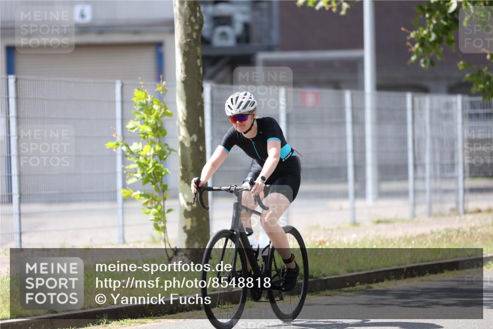 10.08.2025 - GEWOBA Citytriathlon Bremen Yannick Fuchs http://msf.ph/oto/8548818 10.08.2025 13:17:35 Radfahren 567, 825, 853, 1018 meine-sportfotos.de