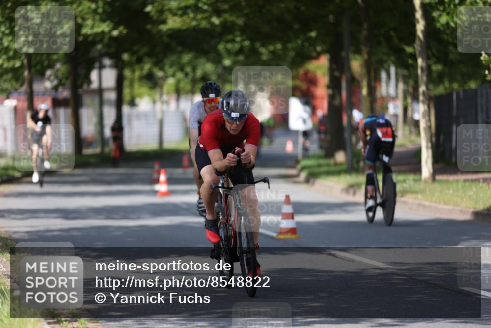 10.08.2025 - GEWOBA Citytriathlon Bremen Yannick Fuchs http://msf.ph/oto/8548822 10.08.2025 12:15:17 Radfahren 564, 591, 643, 753, 852, 858, 876, 947, 959, 1011 meine-sportfotos.de